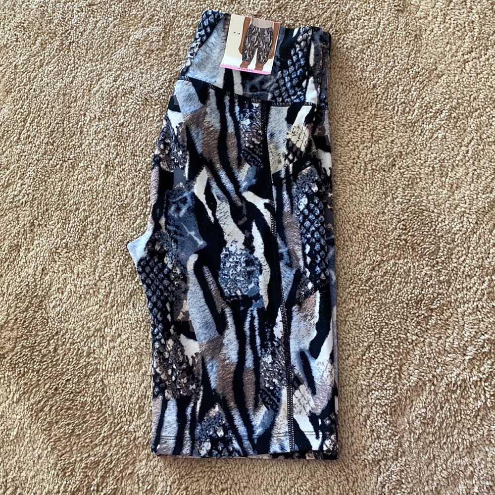 NWT Calvin Klein Bike shorts Small